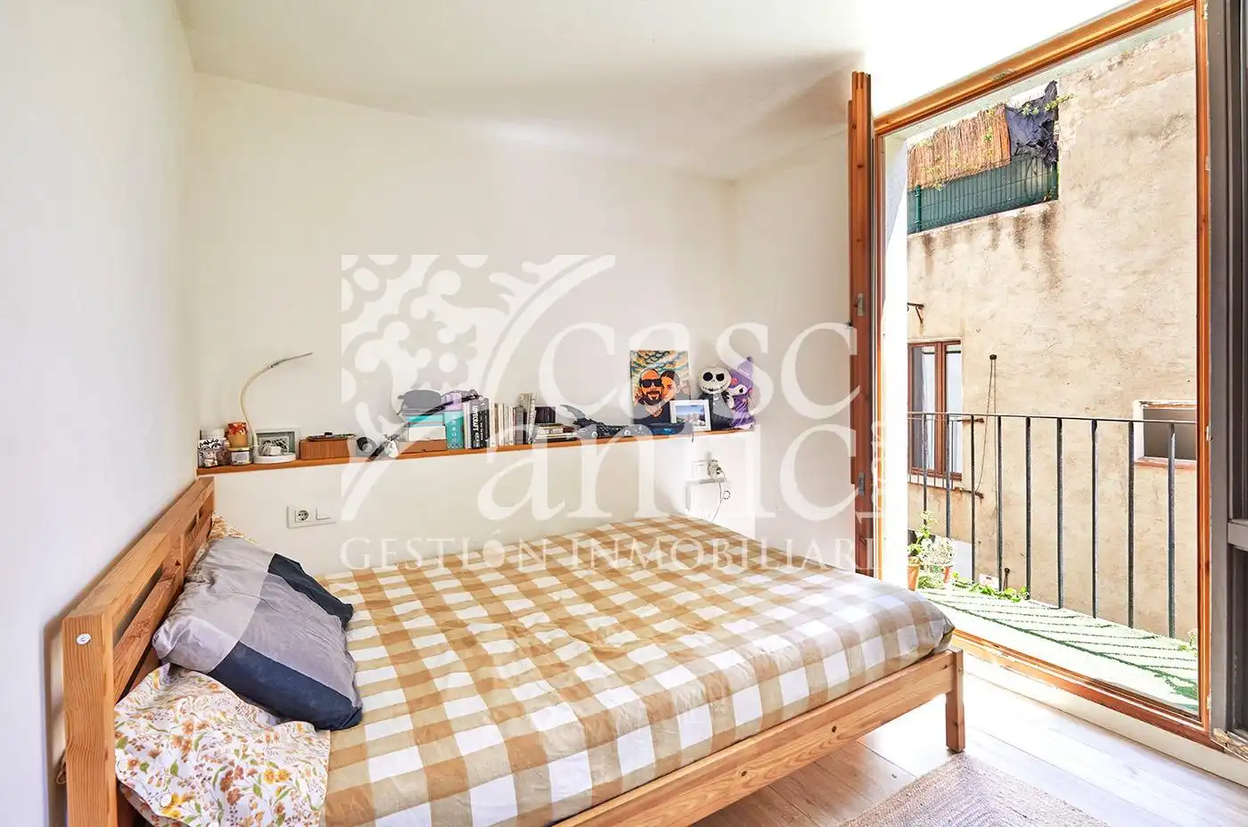 Piso con terraza en venta en Ciutat Vella, imagen 2
