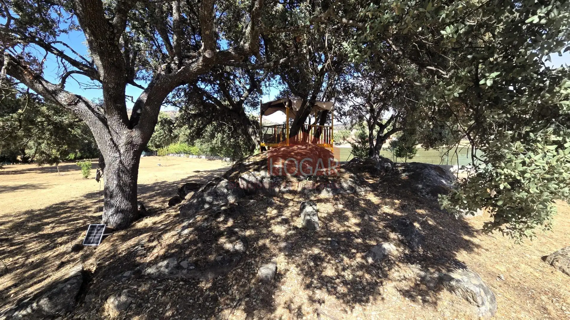 Finca rústica en venda en Burgohondo amb Jardí privat, Piscina i Moblat