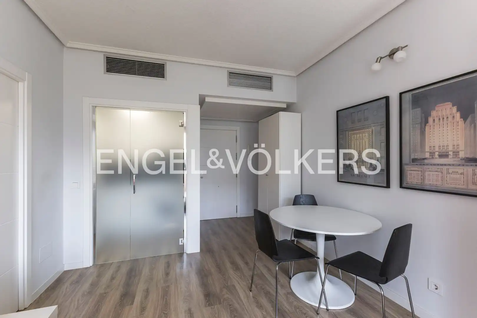 Flat for rent in Madrid  with Air Conditioner and Heating