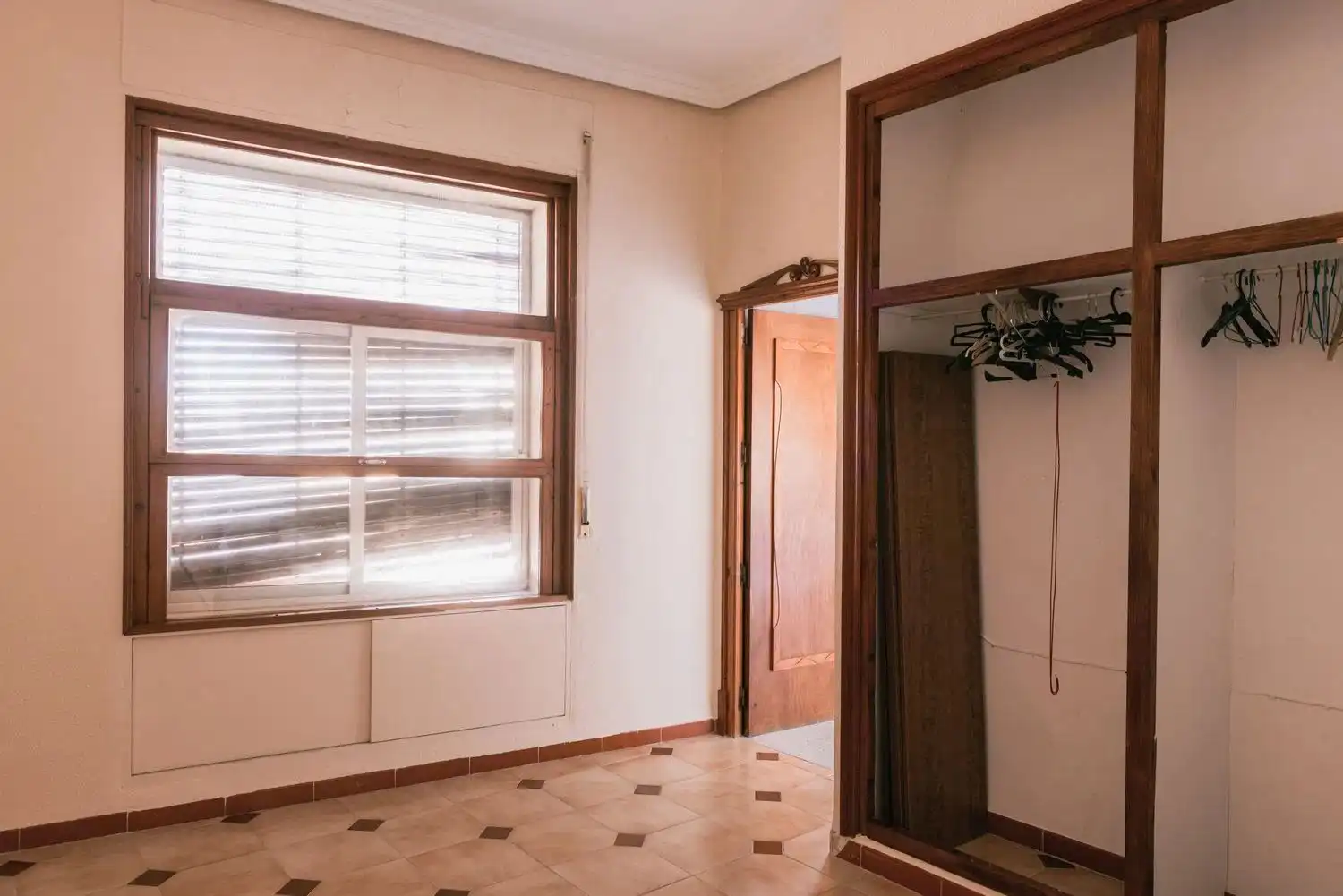 Houses for sale in Socuéllamos  with Air Conditioner, Terrace and Storage room