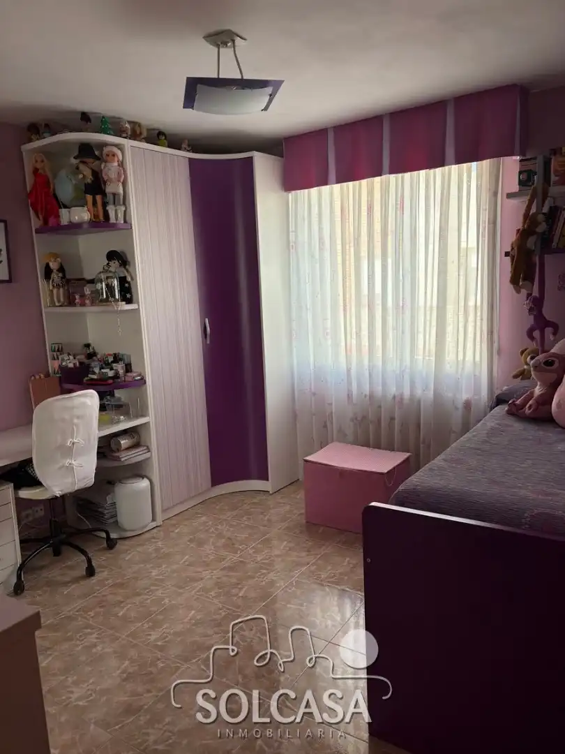 Bedroom of Flat for sale in Cistérniga  with Heating, Furnished and Oven