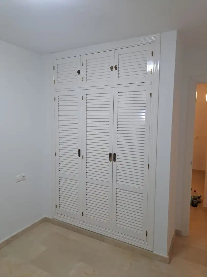 Schlafzimmer von Einfamilien-Reihenhaus zum Verkauf in Manilva mit Privatgarten und Gemeinschaftspool