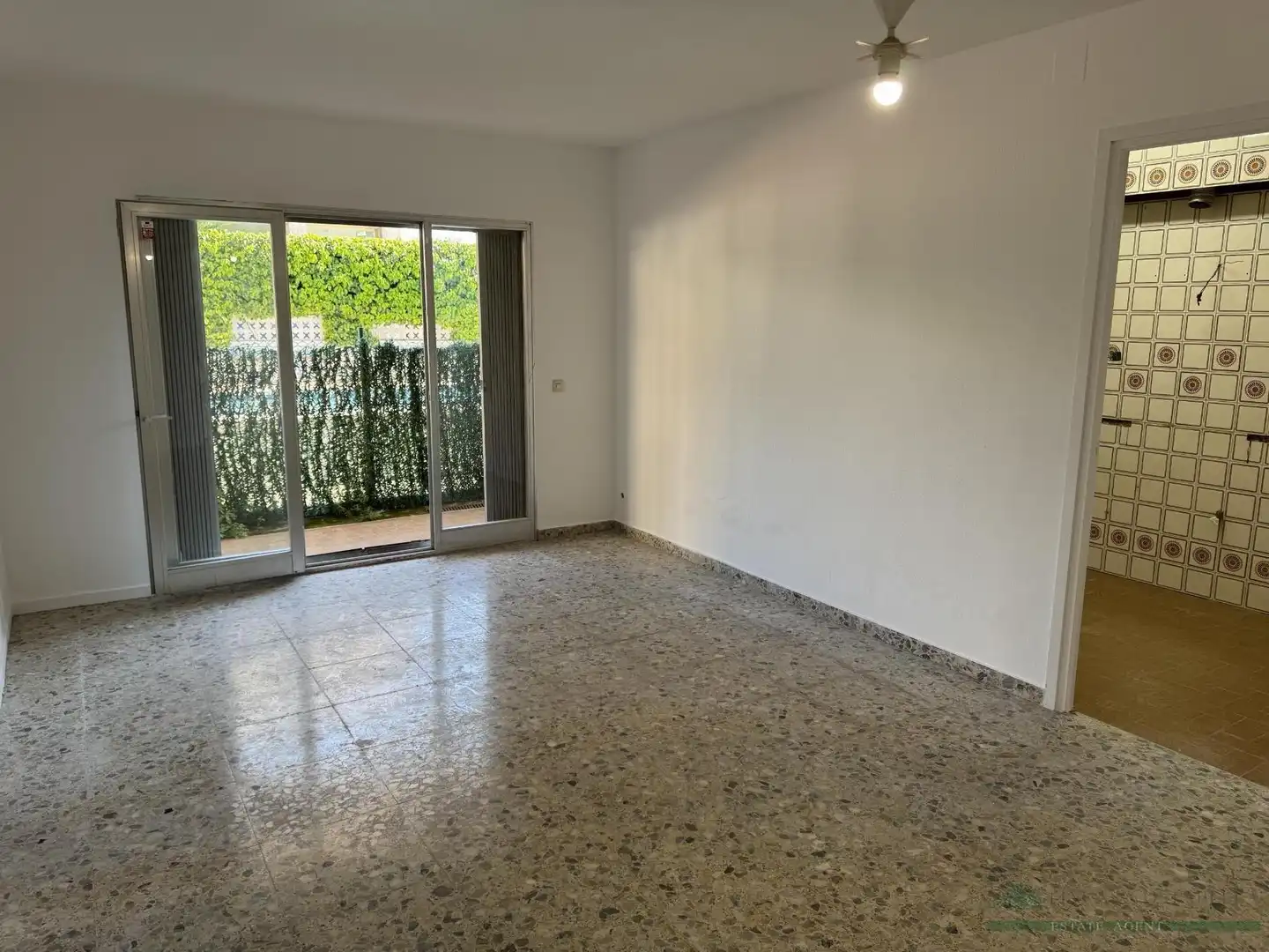 Terrasse von Wohnungen zum Verkauf in Castell d'Aro, Platja d'Aro i s'Agaró mit Terrasse, Alarm und Gemeinschaftspool