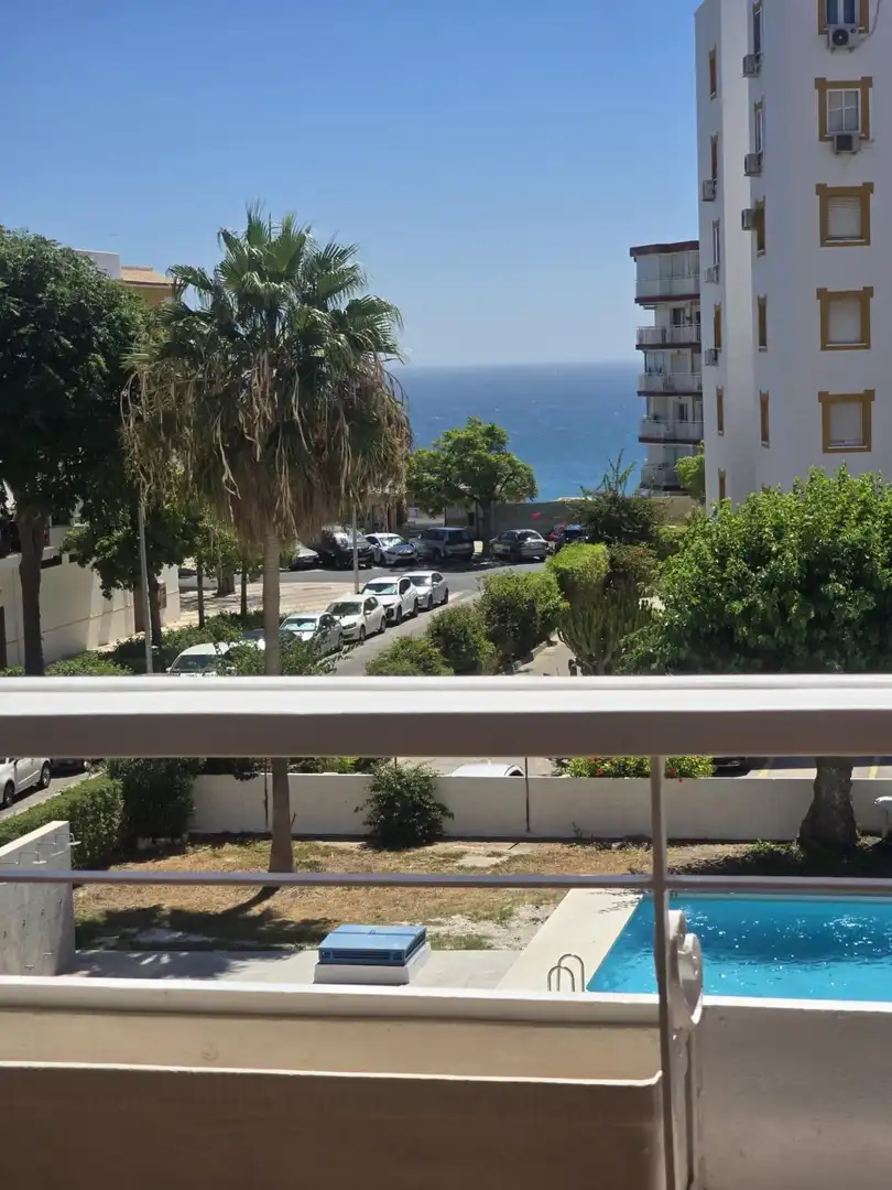 Vista exterior de Pis en venda en Torremolinos amb Terrassa, Moblat i Piscina comunitària