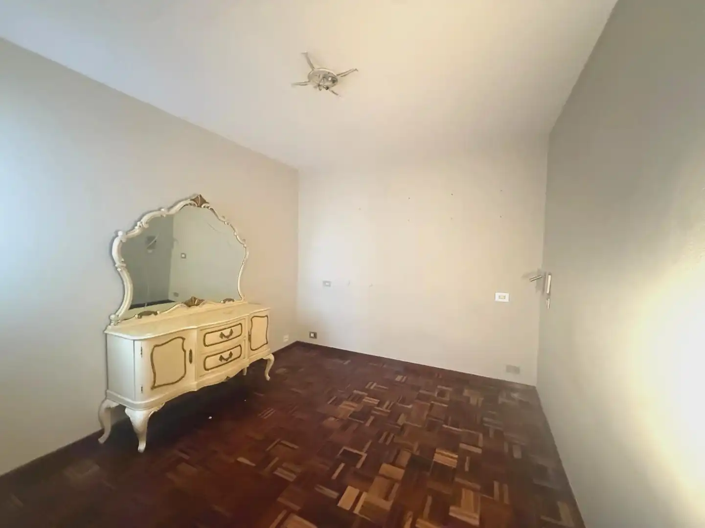 Piso en venta en Avilés con Calefacción, Parquet y Terraza