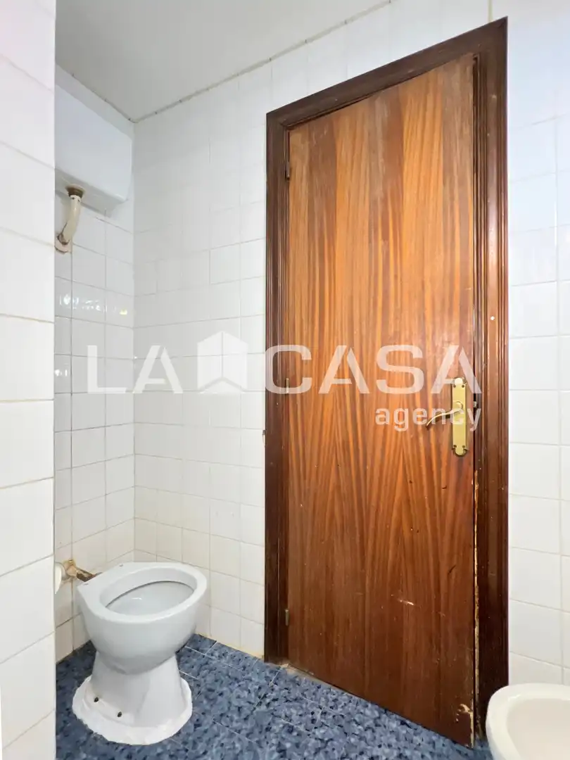 Bathroom of Flat for sale in Badalona  with Balcony