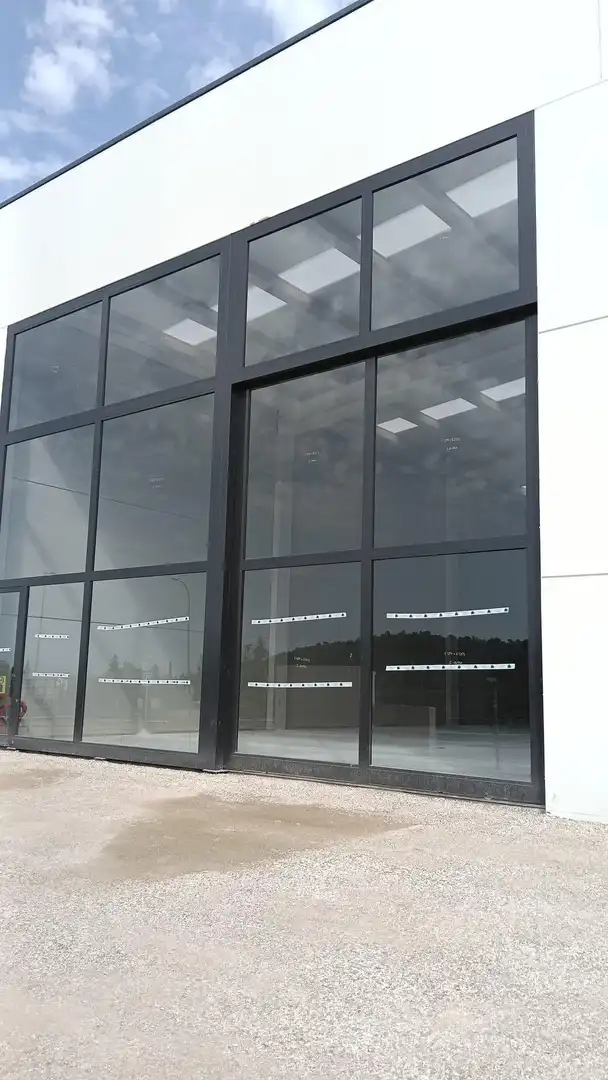 Außenansicht von Fabrikhallen zum Verkauf in Villajoyosa / La Vila Joiosa