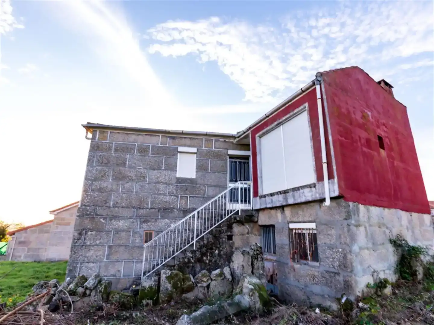 Vista exterior de Casa o xalet en venda en Cualedro amb Balcó