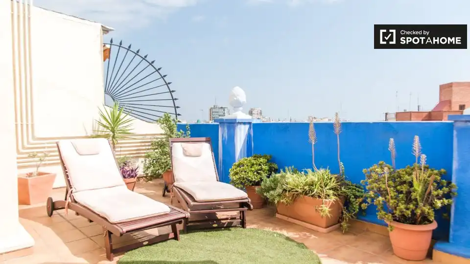 Appartamento con terrazza in affitto a Extramurs, imagen 14