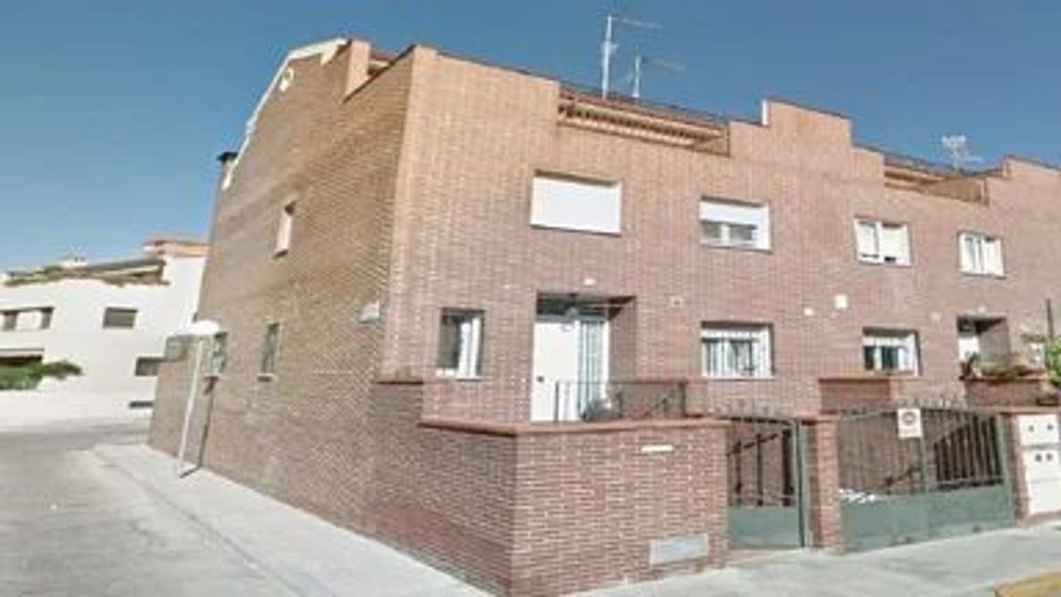 Exterior view of Single-family semi-detached for sale in Talavera de la Reina