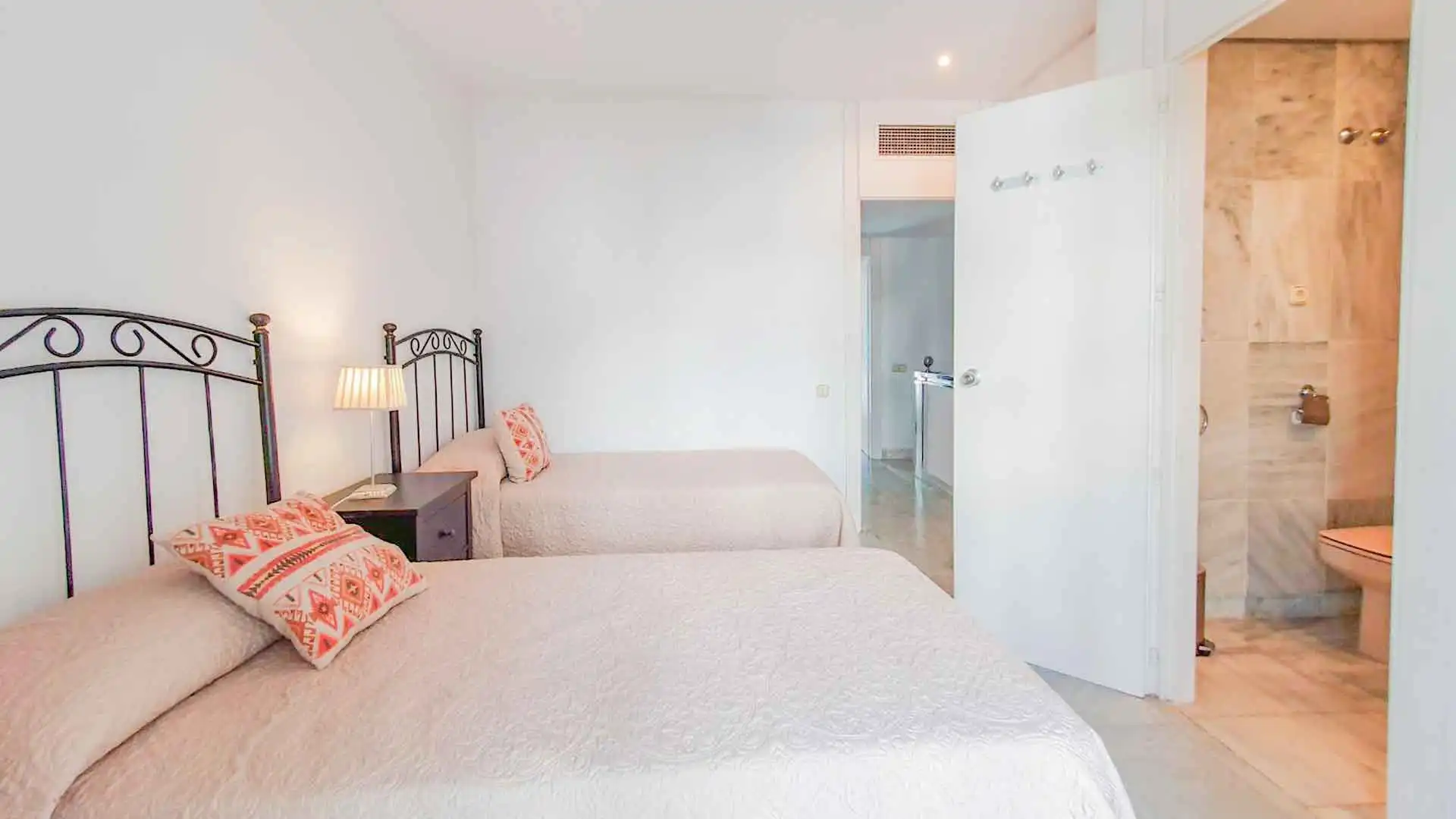 Bedroom of Apartments for sale in Marbella  with Air Conditioner, Terrace and Storage room
