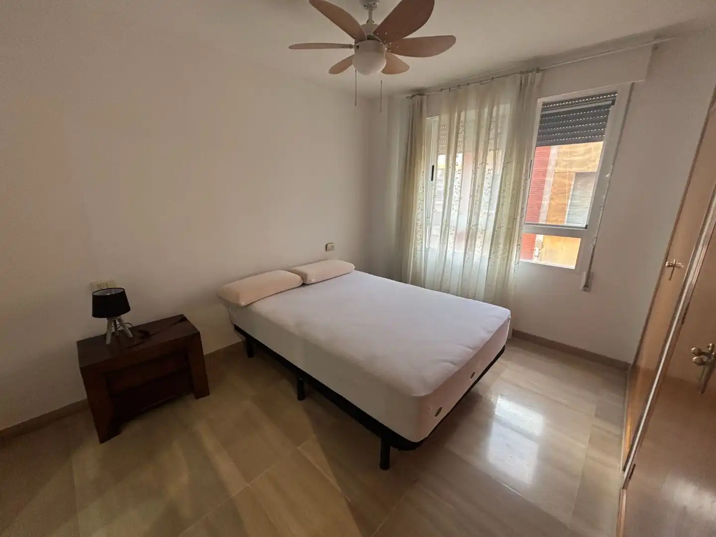 Bedroom of Flat for rent in El Pilar