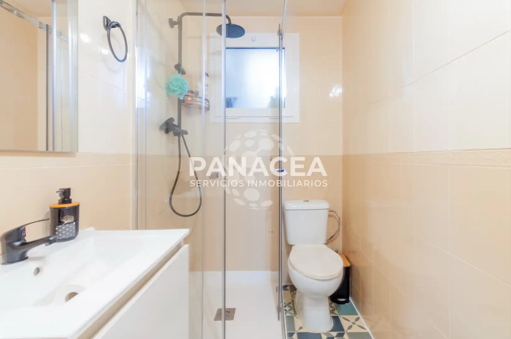 Wohnung zum Verkauf in Roquetas de Mar mit Möbliert, Ofen und Mikrowelle