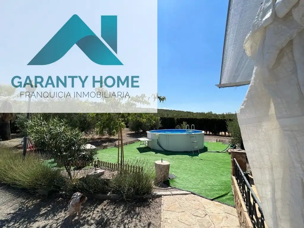 Vista exterior de Finca rústica en venta en Martos con Aire acondicionado, Calefacción y Jardín privado