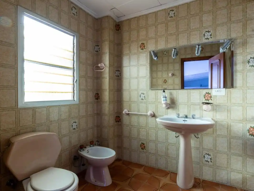 Bathroom of Houses for sale in La Granja de la Costera  with Heating, Terrace and Balcony