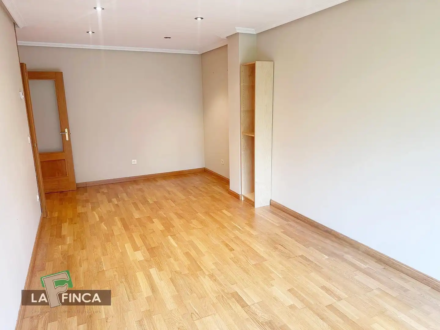 Flat for sale in JUAN ANTONIO ALVAREZ RABANAL, 18, HUCA - La Cadellada