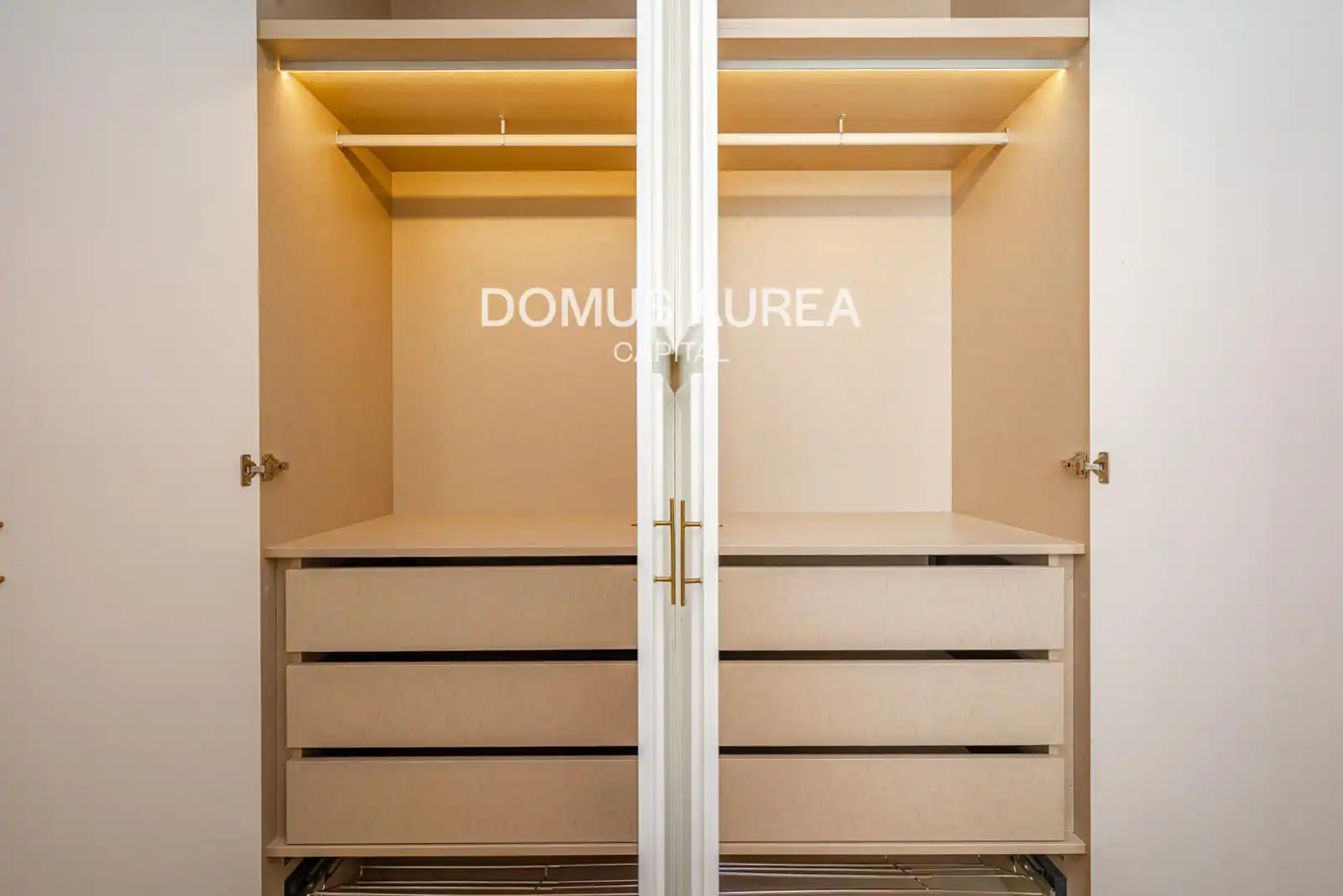 Bedroom of Flat for rent in Madrid  with Air Conditioner, Heating and Parquet flooring