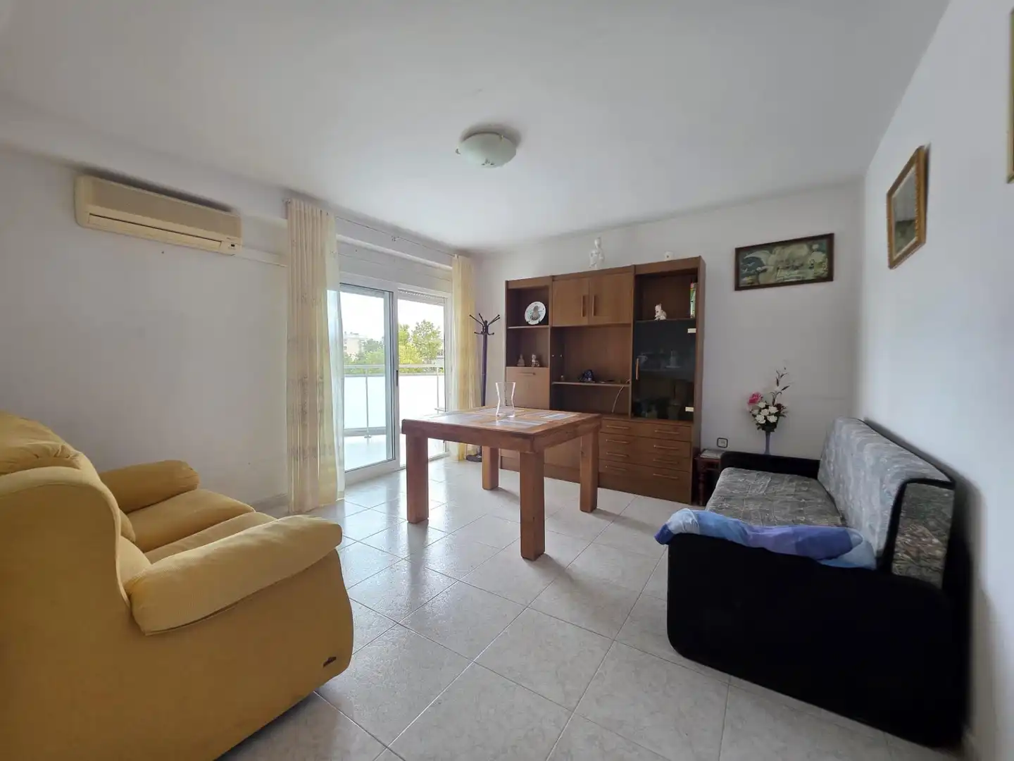 Sala de estar de Piso en venta en Salou con Aire acondicionado, Terraza y Amueblado