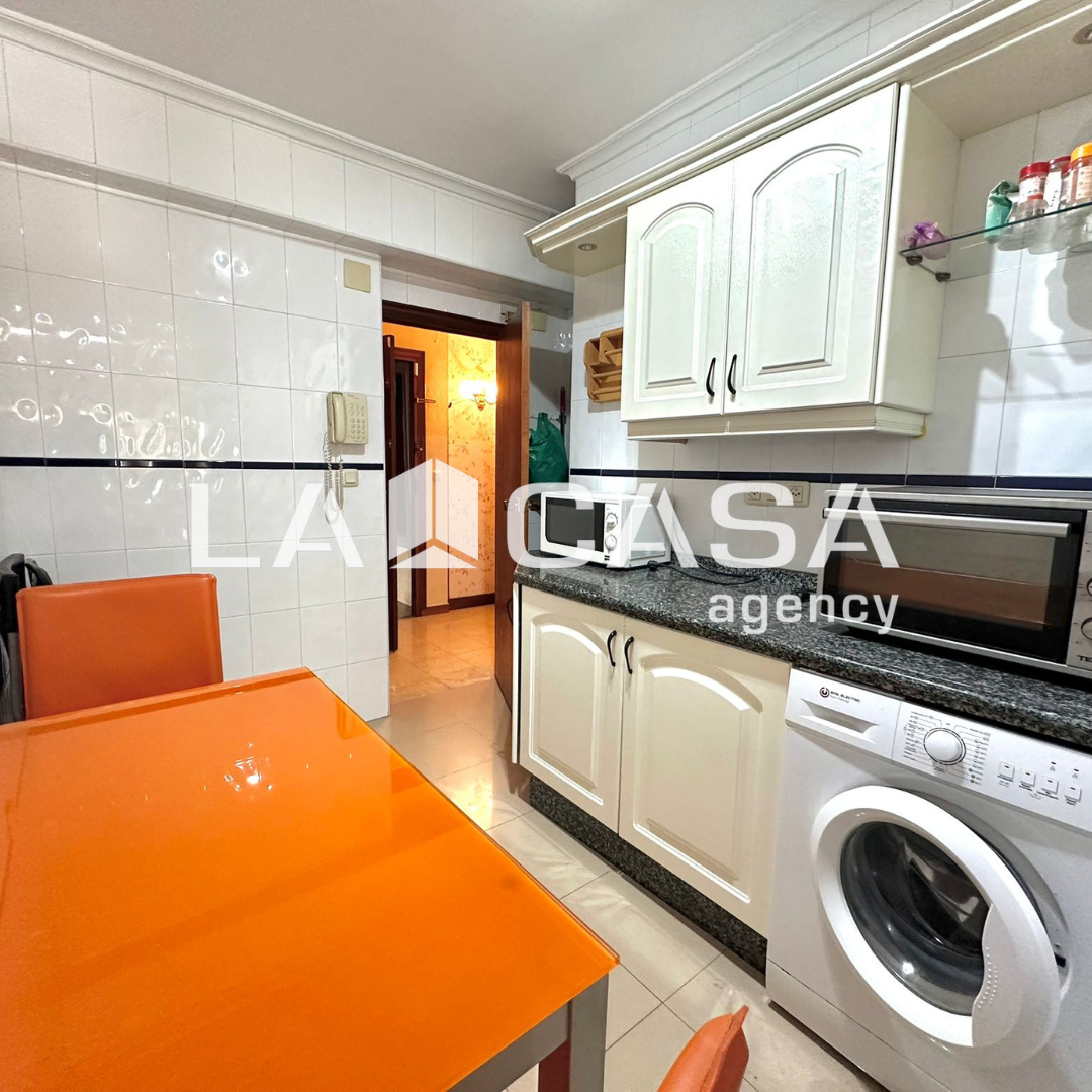 Kitchen of Flat for sale in  Sevilla Capital