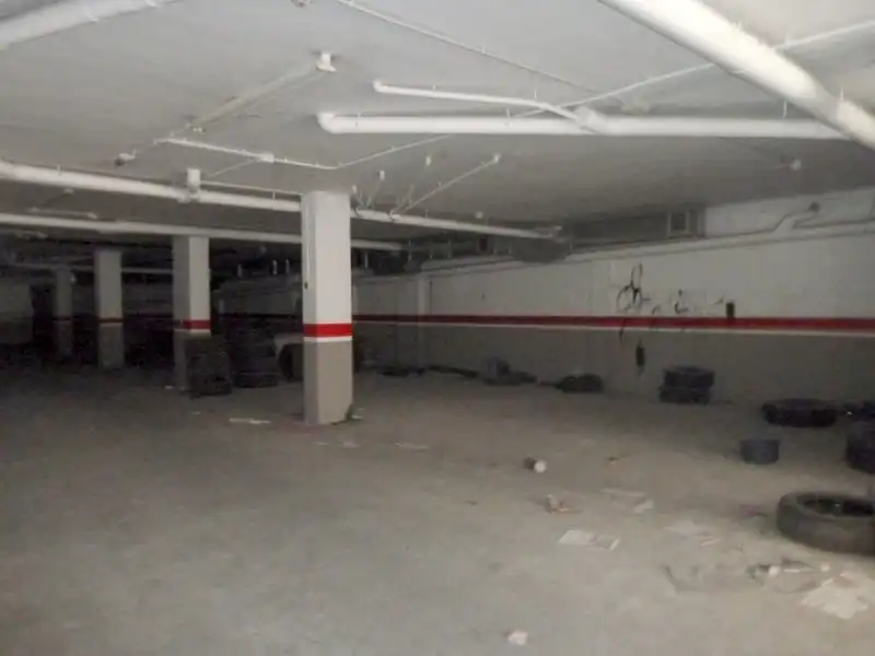 Aparcamiento con ascensor en venta en Nou, imagen 3