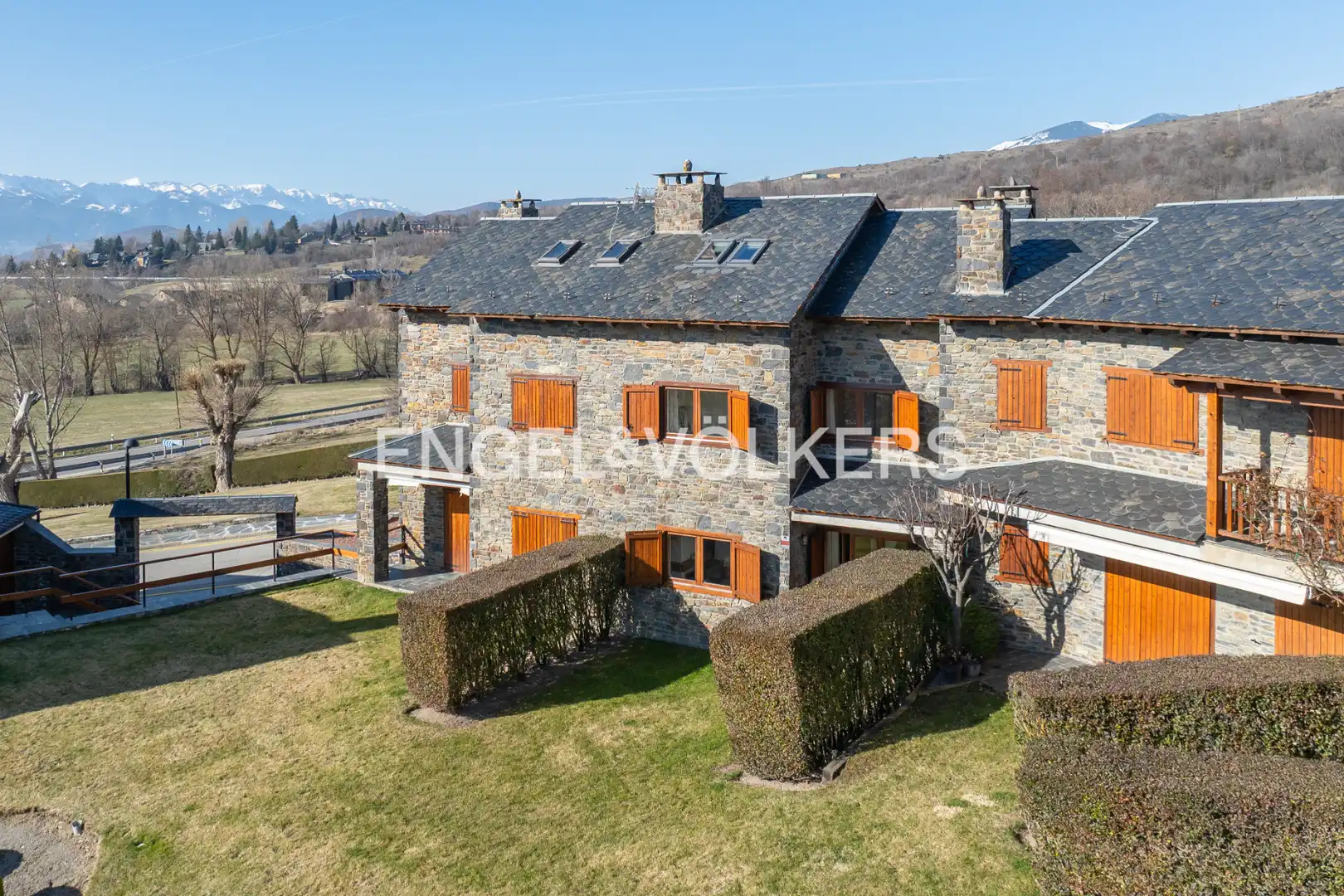 Vista exterior de Casa adosada en venta en Ger con Calefacción, Jardín privado y Parquet
