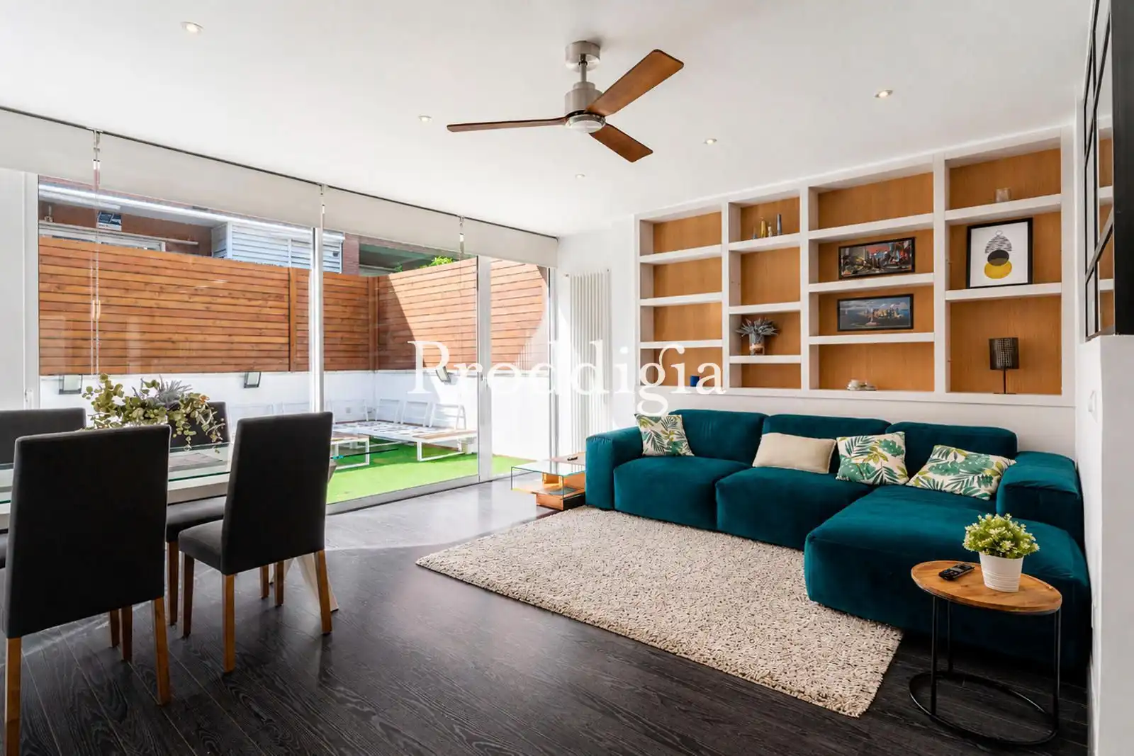 Vista exterior de Casa adosada en venta en Sant Cugat del Vallès con Terraza, Piscina y Piscina comunitaria