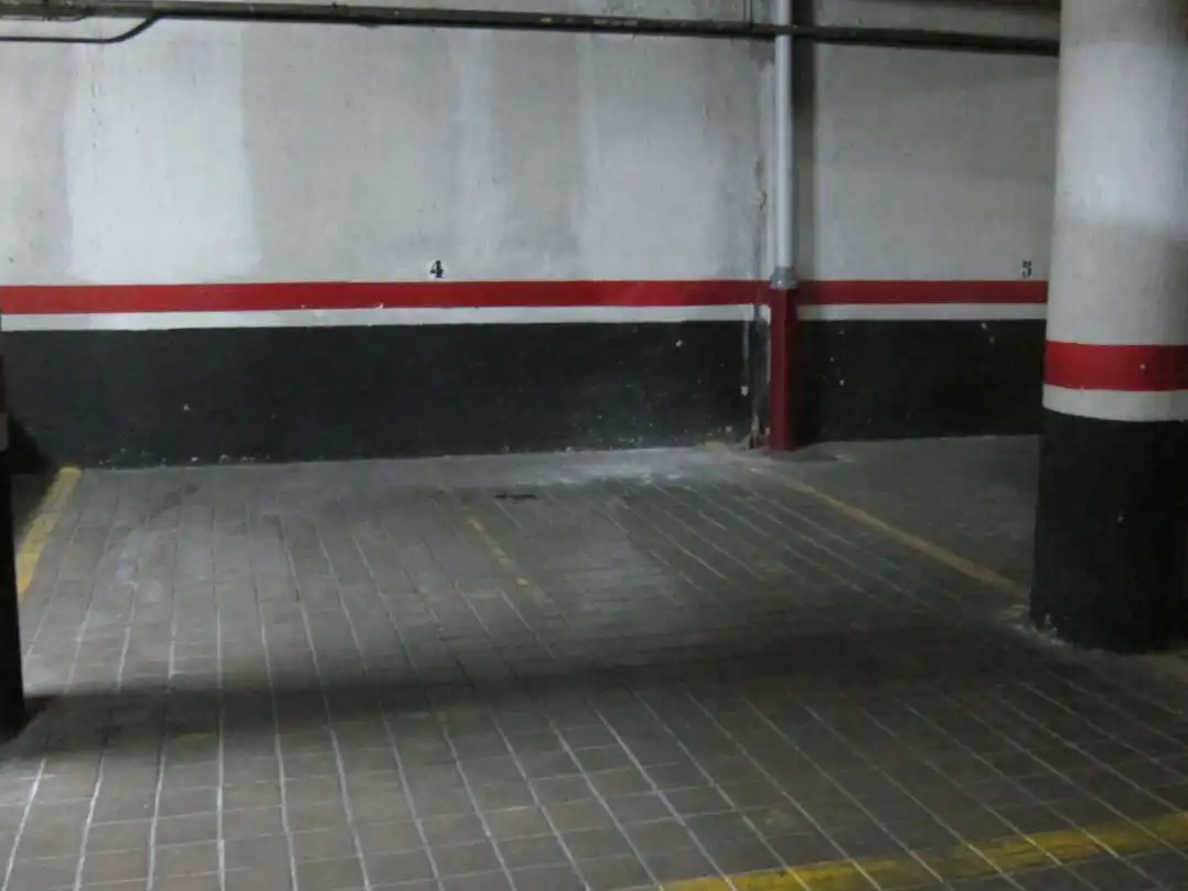 Parking of Garage for rent in Madrid