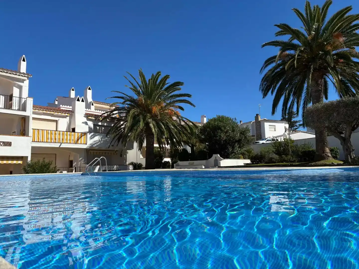 Piscina de Apartamento en venta en Roses con Aire acondicionado, Calefacción y Terraza