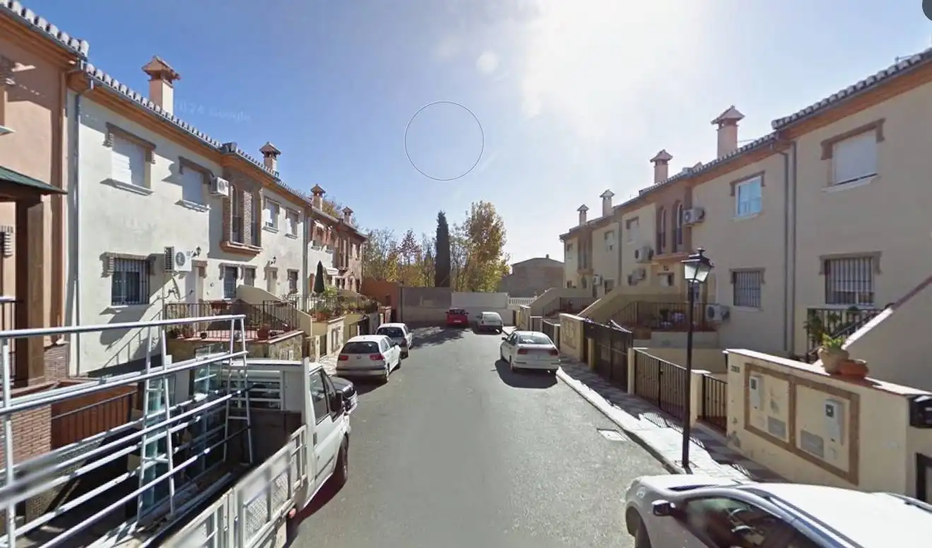 Adossat amb piscina en venda a Jun, imagen 2