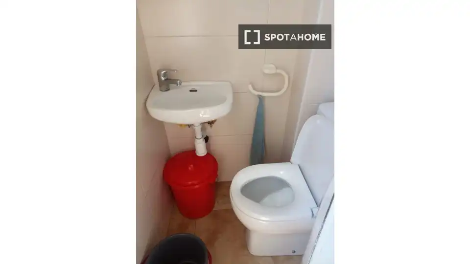 Room in Plaza España - Corte Inglés