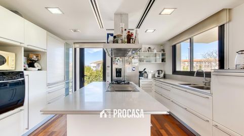 Casa unifamiliar exclusiva con ascensor, jardín y múltiples espacios independientes en Llançà, imatge 5