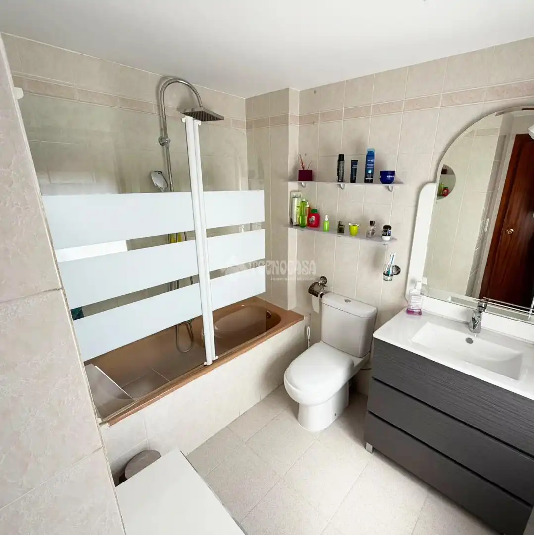 Bathroom of Detached homes for sale in Zaragoza  with Heating and Community pool