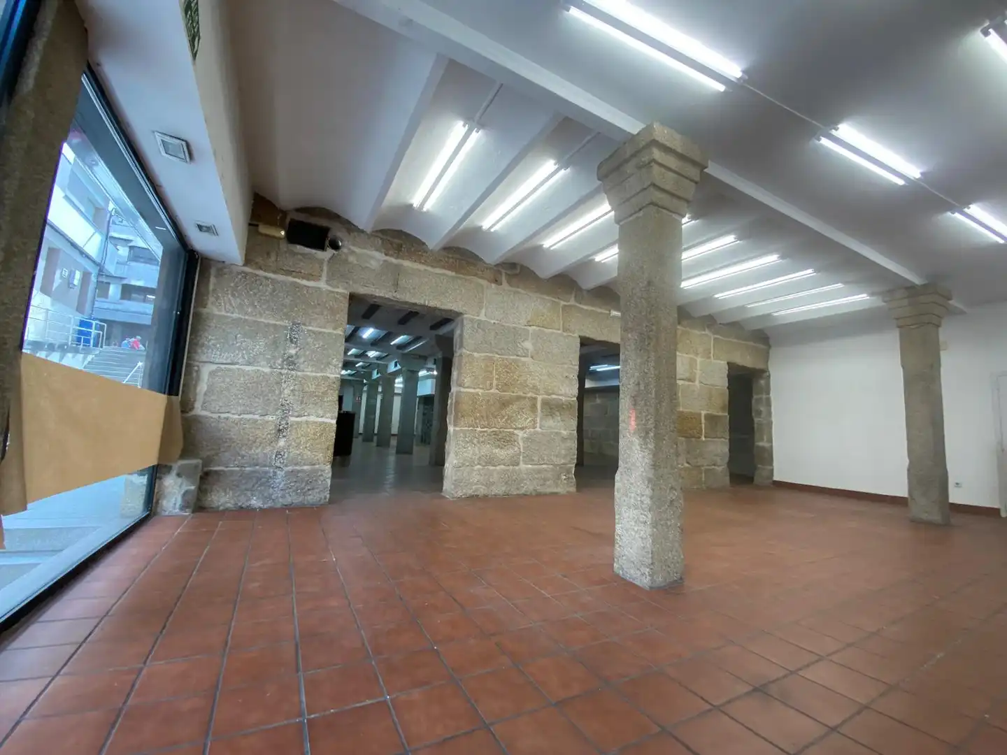 Local de alquiler en Ourense Capital  con Calefacción, Terraza y Amueblado