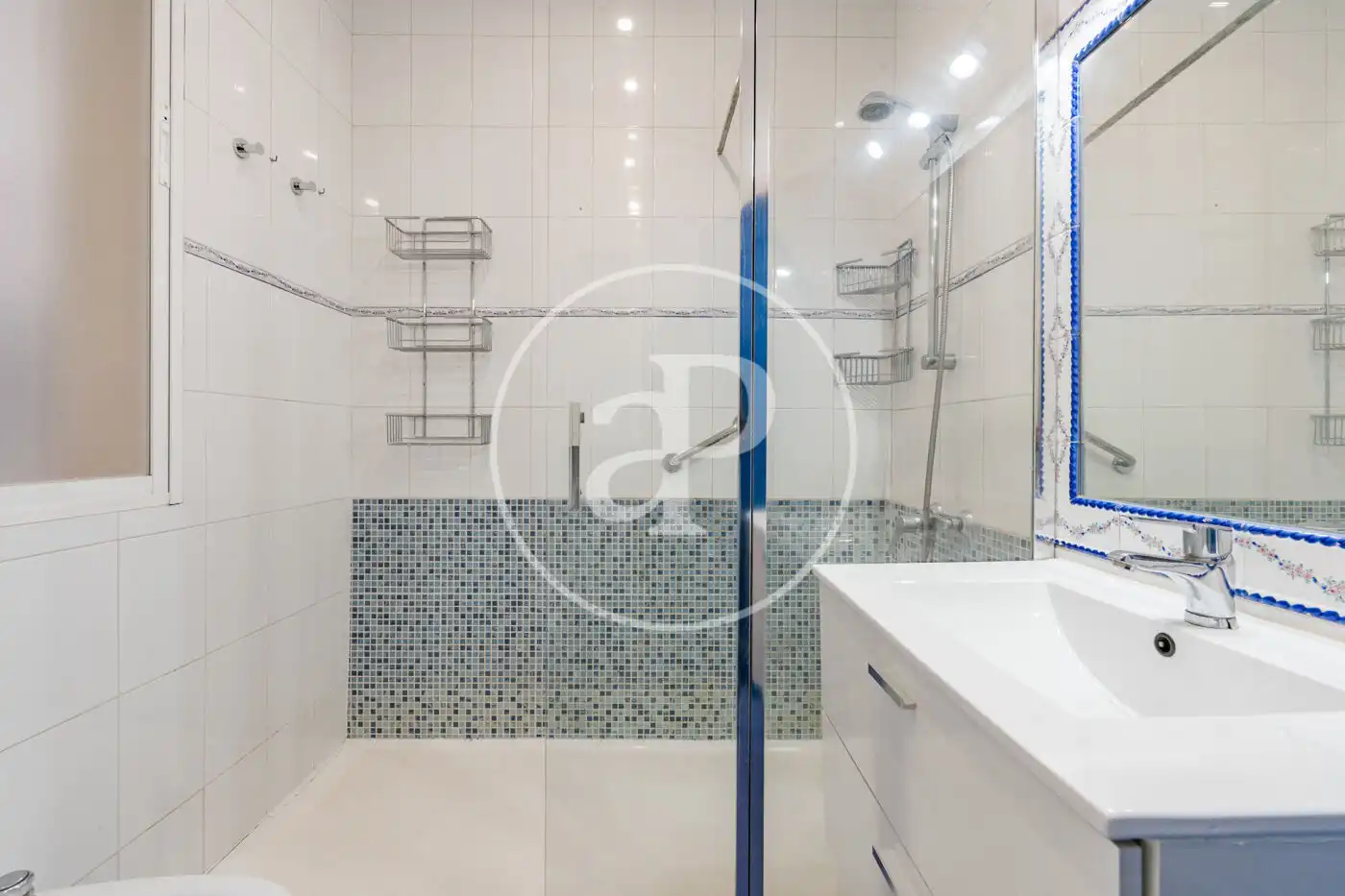 Baño de Piso en venta en Madrid con Calefacción y Amueblado