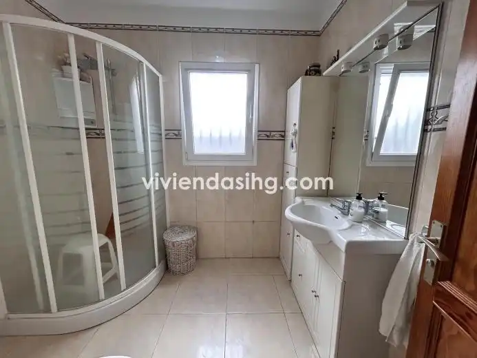 Baño de Piso en venta en Los Realejos con Amueblado y Balcón