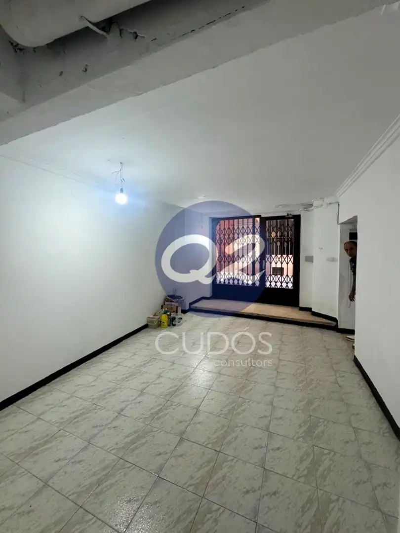 Local comercial en venda a Carrer del Miracle 8