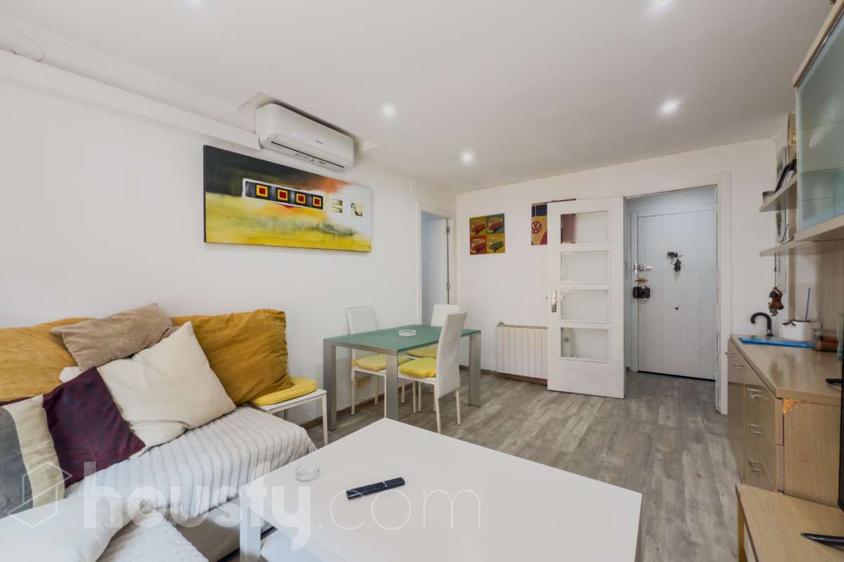 Exterior view of Planta baja for sale in Badalona  with Air Conditioner, Heating and Parquet flooring
