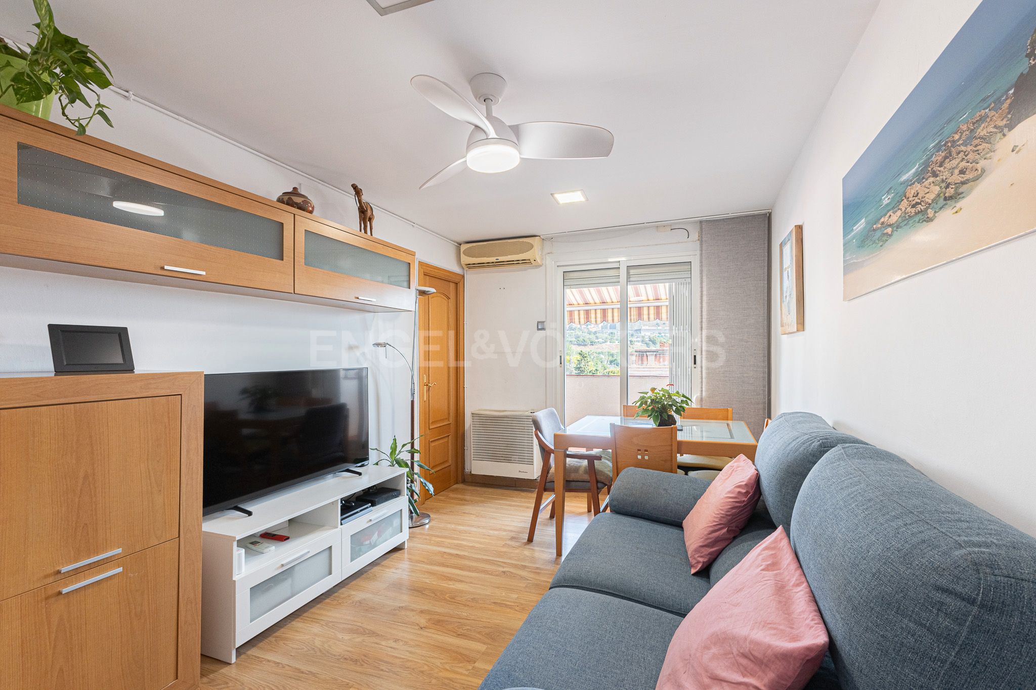 Living room of Attic for sale in L'Hospitalet de Llobregat  with Air Conditioner, Heating and Terrace