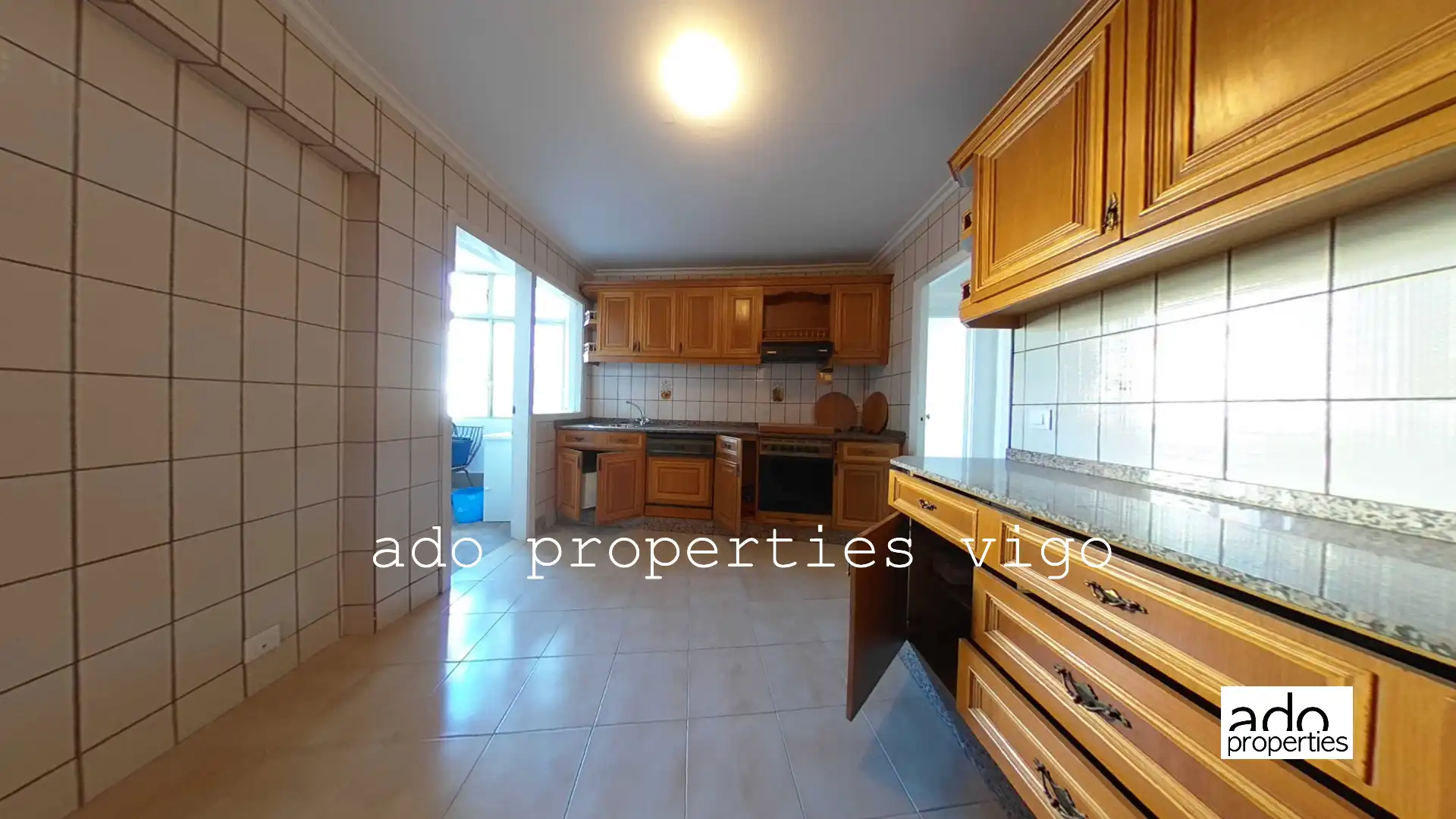 Cocina de Piso en venta en Vigo  con Terraza y Trastero