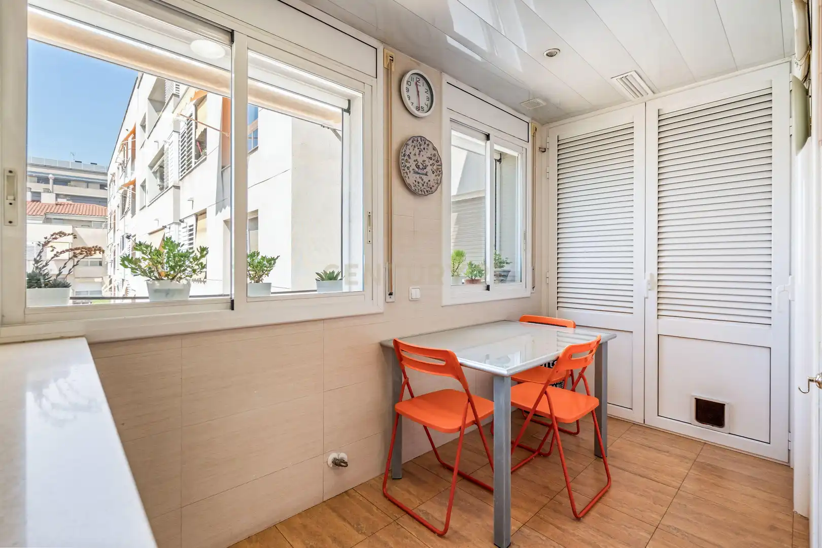 Terrassa de Apartament en venda en Sant Joan Despí amb Aire condicionat i Piscina comunitària