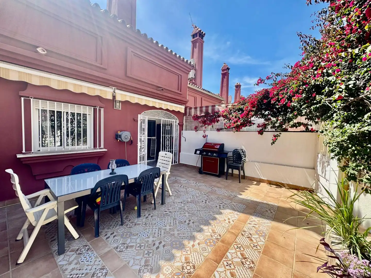 Jardín de Casa adosada en venta en Fuengirola con Aire acondicionado, Calefacción y Terraza