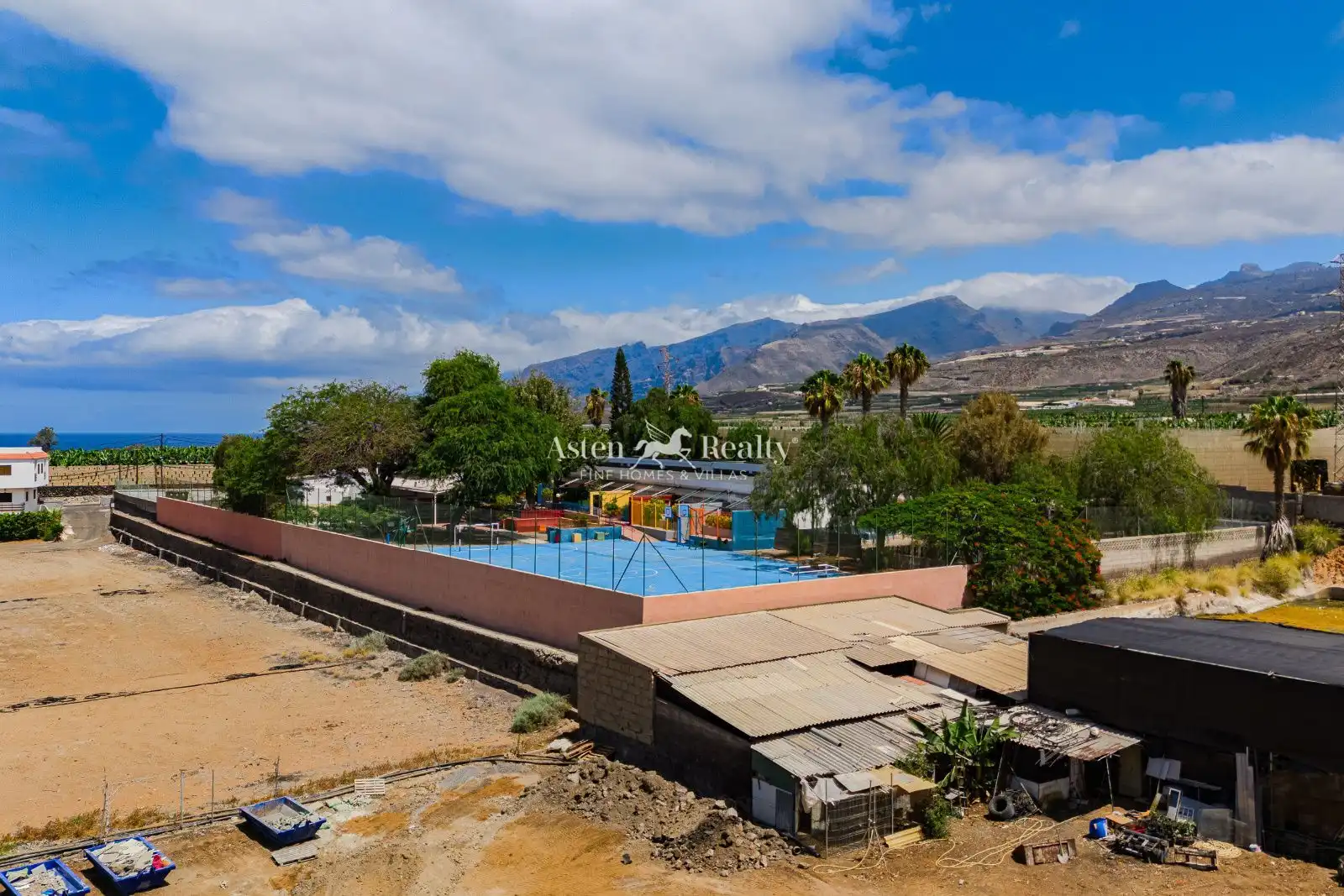 Vista exterior de Terreno en venta en Guía de Isora