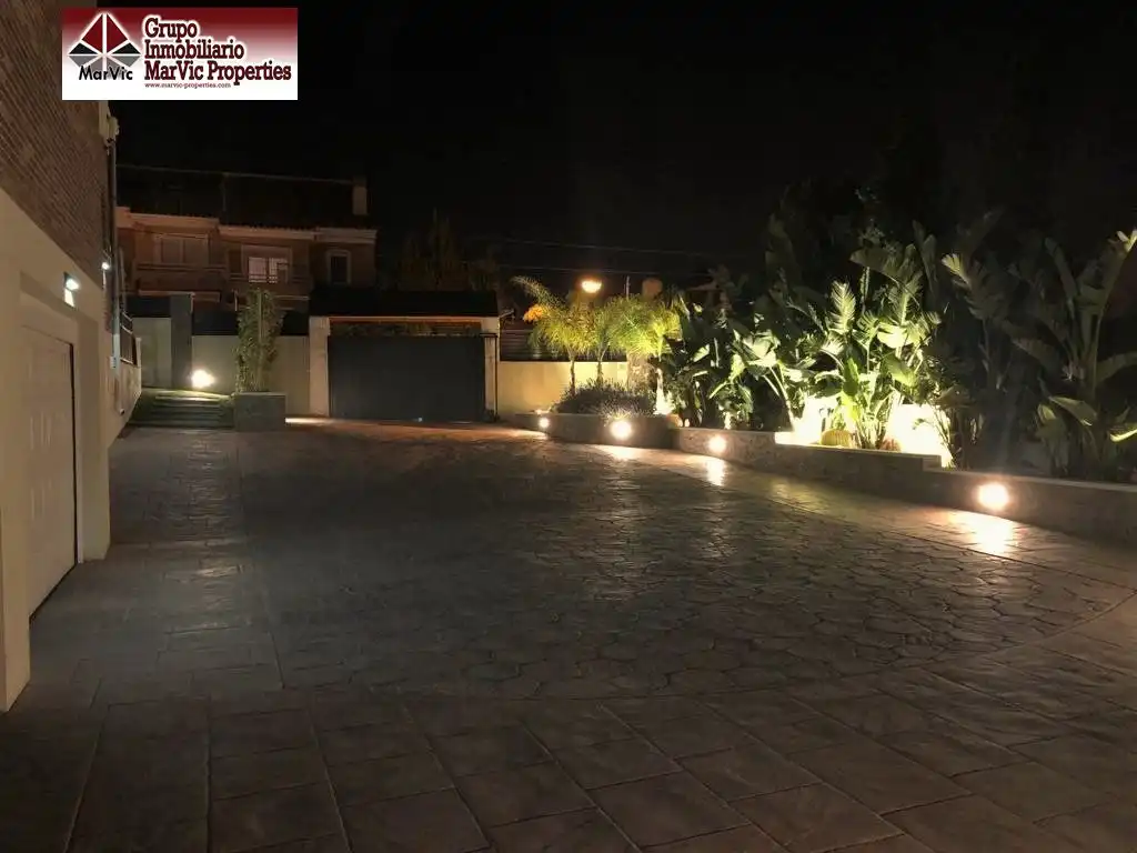 Vista exterior de Casa o xalet en venda en La Nucia amb Aire condicionat, Calefacció i Jardí privat