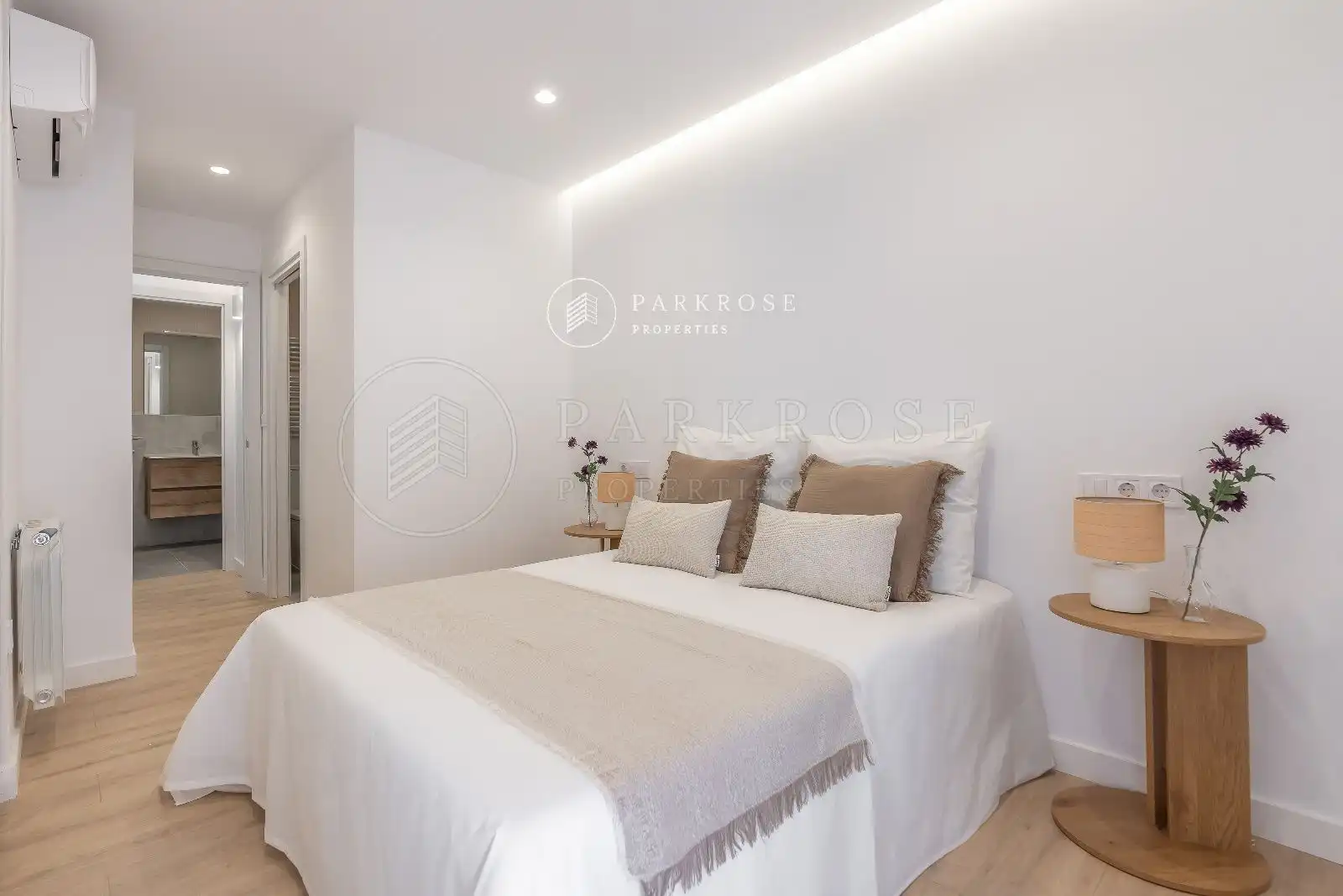 Bedroom of Flat for sale in Madrid  with Air Conditioner, Heating and Terrace