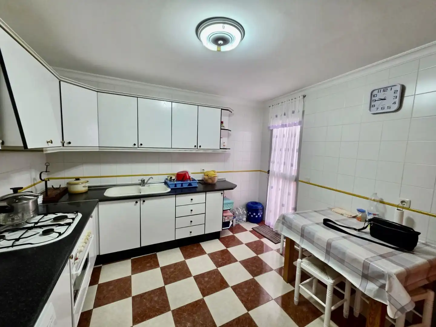 Cocina de Casa adosada en venta en Lora del Río con Aire acondicionado y Trastero
