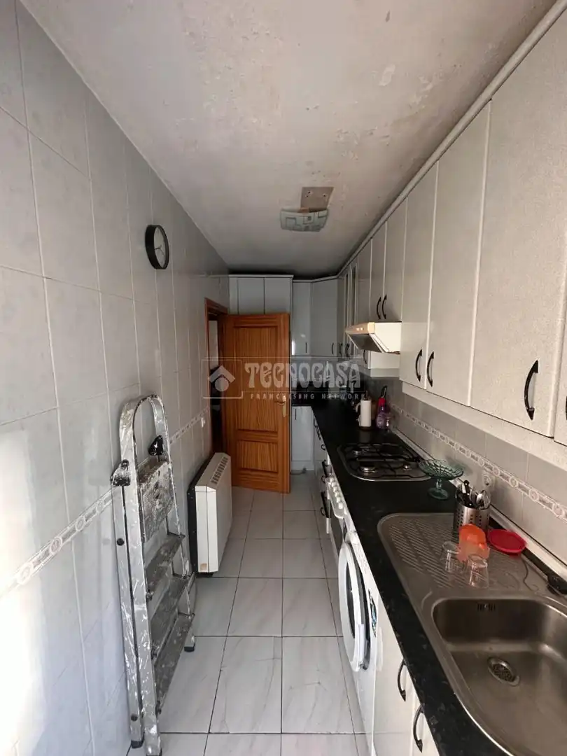 Cocina de Piso en venta en Madrid con Calefacción, Terraza y Balcón