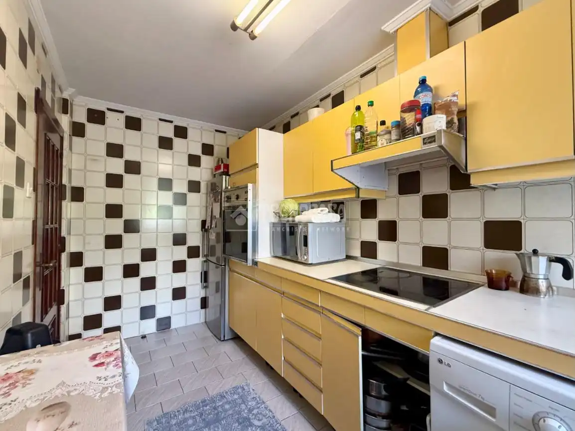 Cocina de Piso en venta en Santander con Calefacción