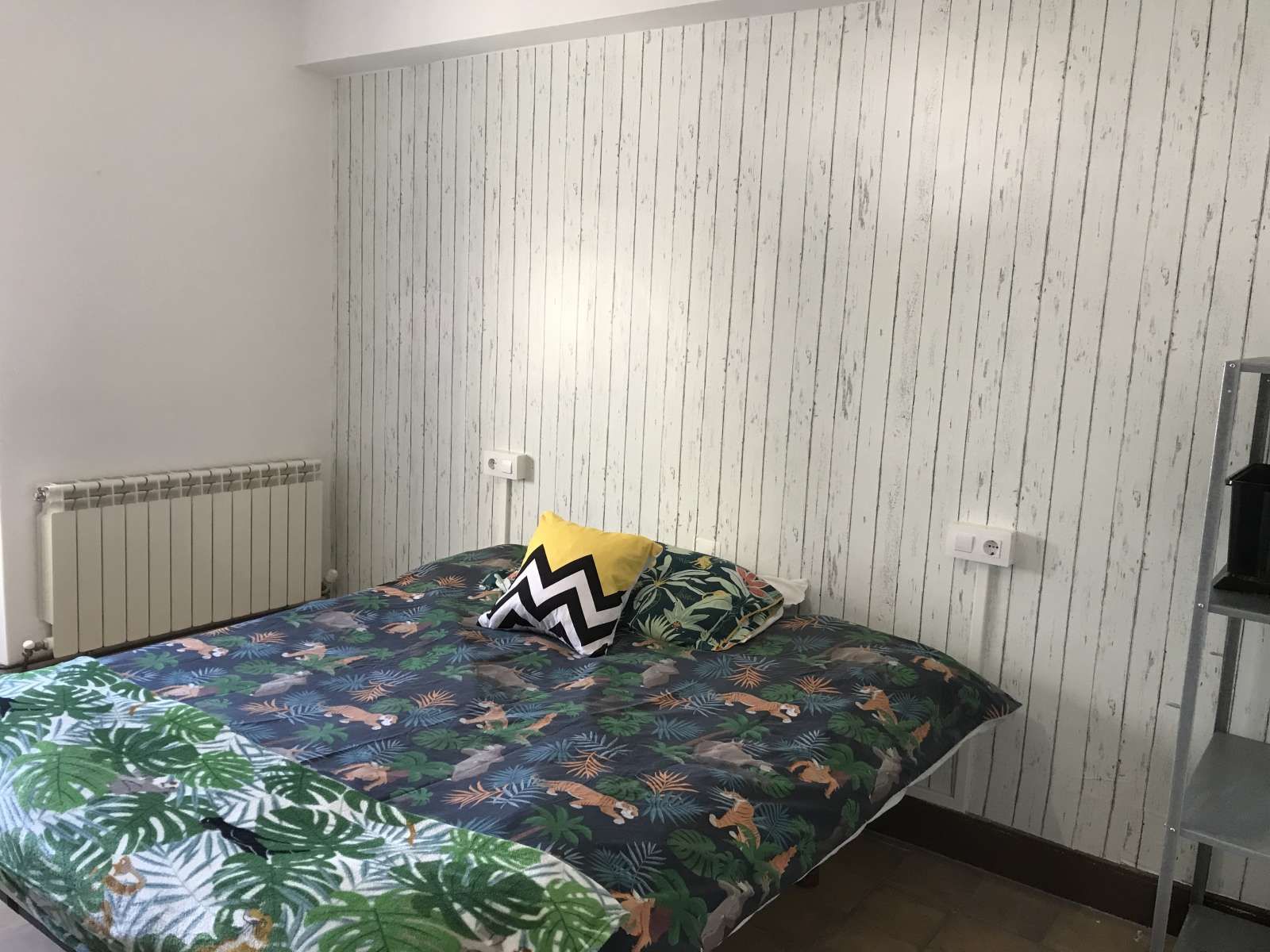 Flat to share in Casco Vello