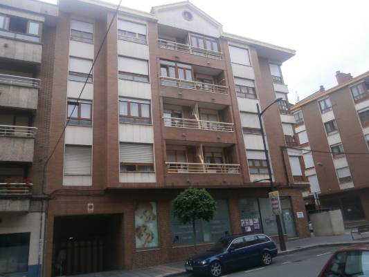 Piso en Venta en Calle La Sota 1 en El Berrón - La Carrera