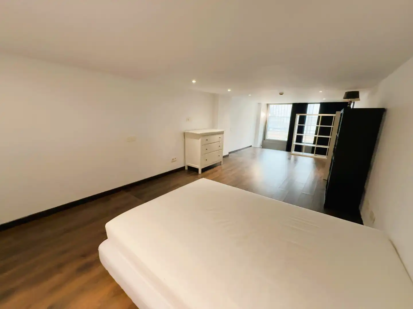 Habitación de Dúplex en venta en Madrid con Aire acondicionado, Calefacción y Piscina comunitaria